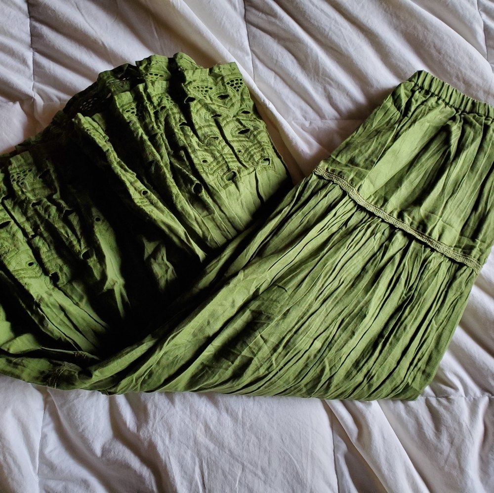 Green maxi skirt